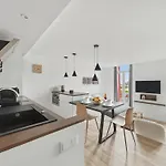 Lumineux Avec Balcon, Coeur Historique Dax