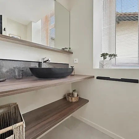 Lumineux Avec Balcon, Coeur Historique Dax